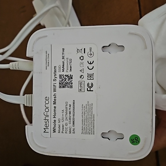 MeshForce Whole Home Mesh WiFi System - Picture 4 of 5